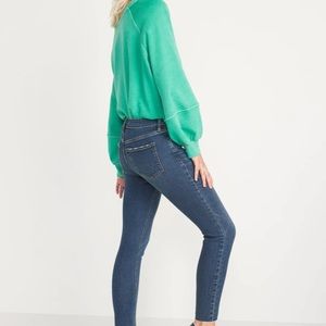 Low rise skinny jeans